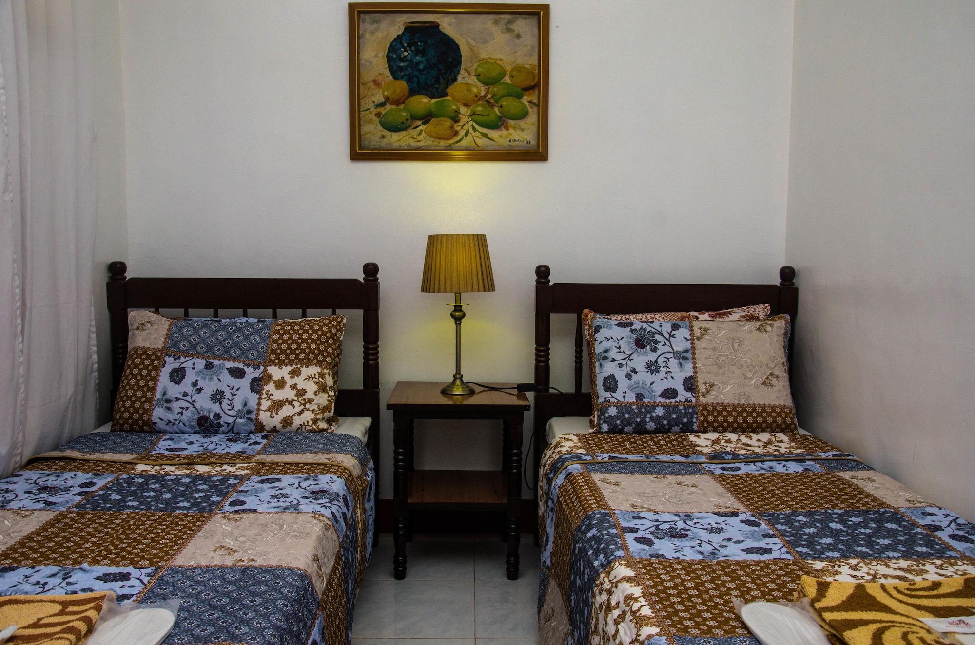 Lola Itang Pension House Tiniguiban Exteriör bild
