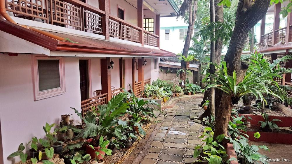 Lola Itang Pension House Tiniguiban Exteriör bild