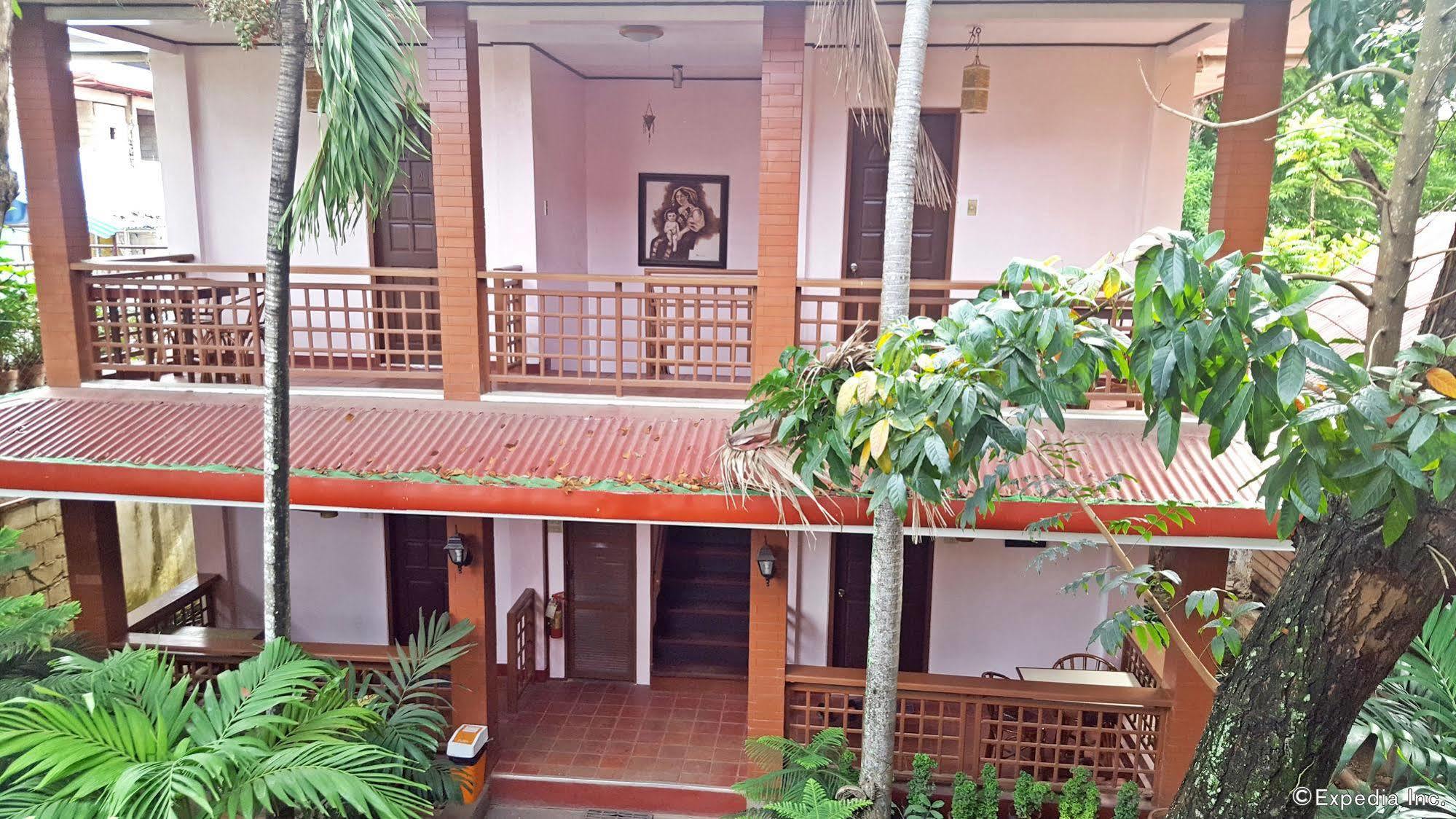 Lola Itang Pension House Tiniguiban Exteriör bild