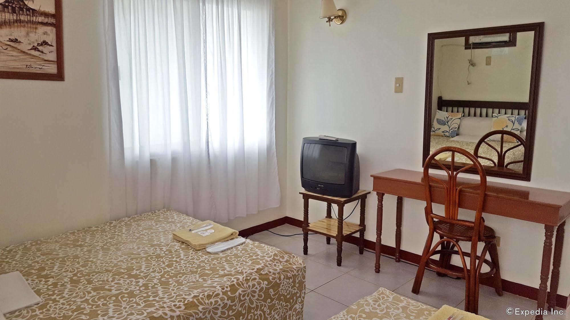 Lola Itang Pension House Tiniguiban Exteriör bild