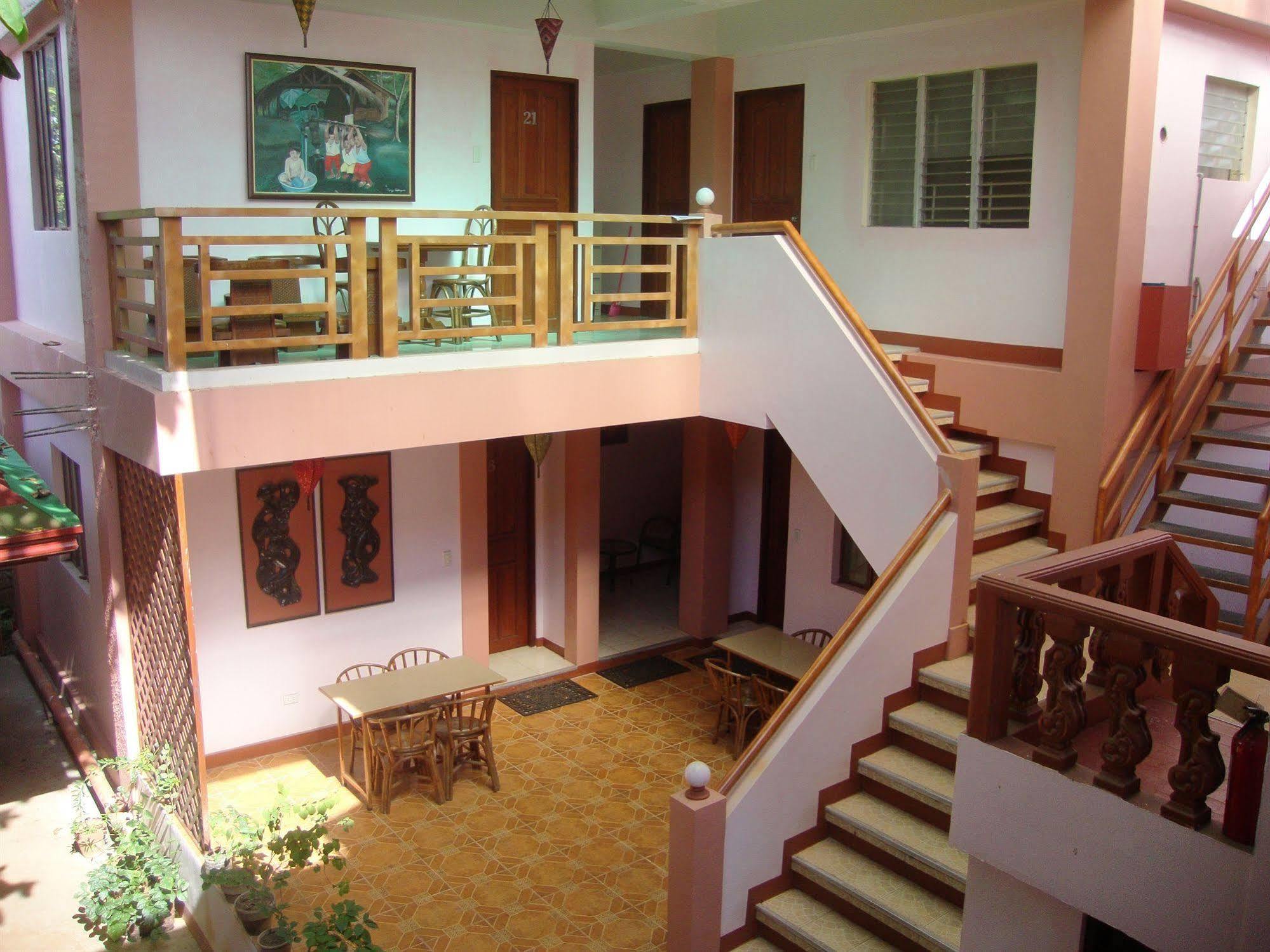 Lola Itang Pension House Tiniguiban Exteriör bild
