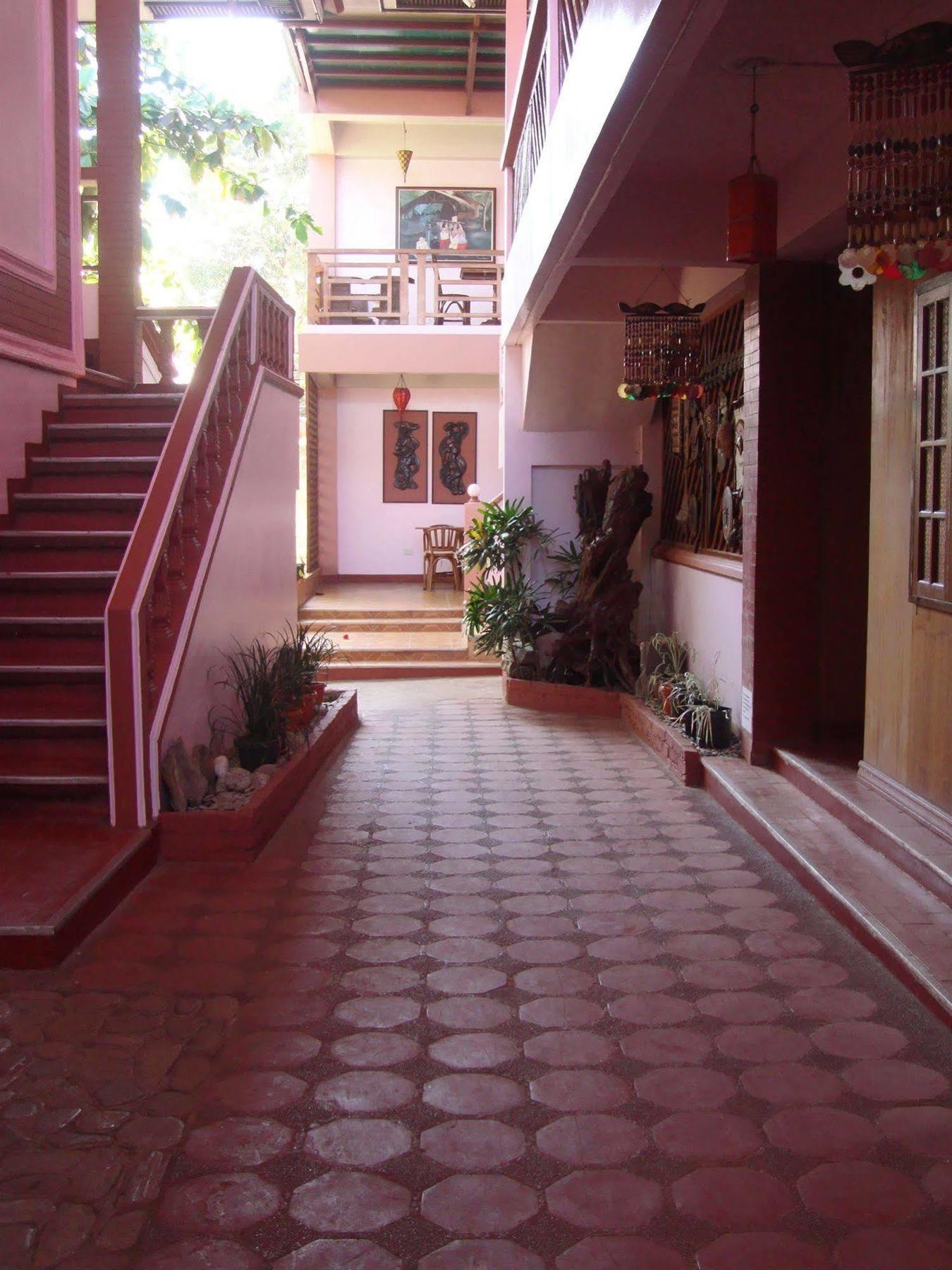Lola Itang Pension House Tiniguiban Exteriör bild