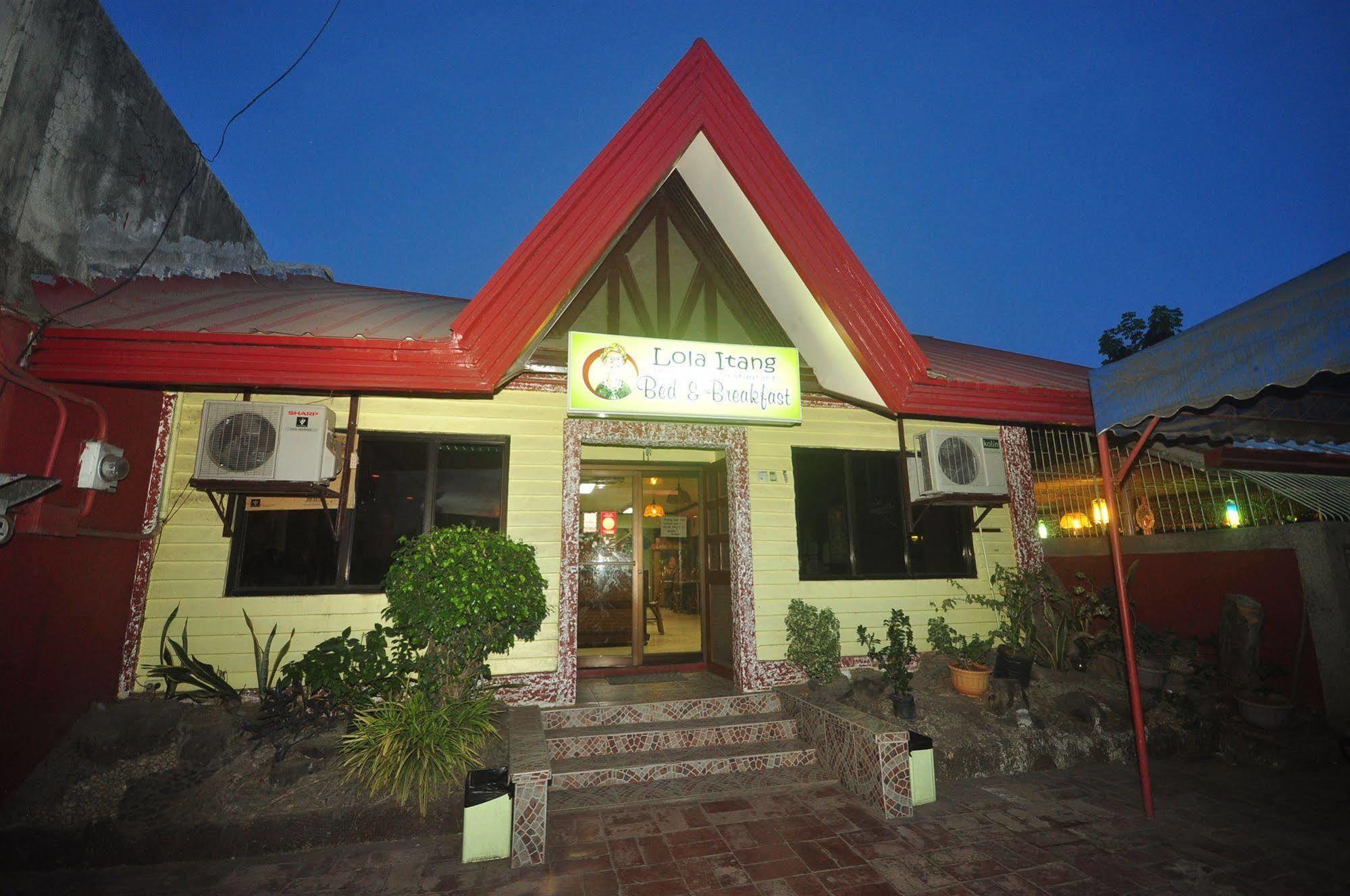 Lola Itang Pension House Tiniguiban Exteriör bild