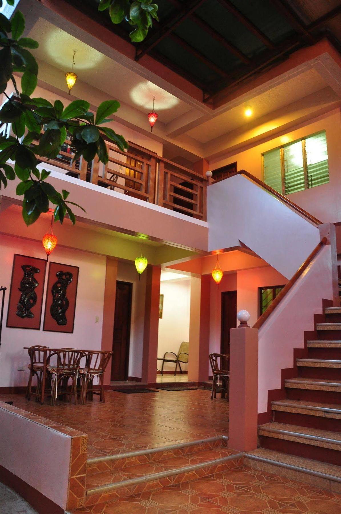 Lola Itang Pension House Tiniguiban Exteriör bild