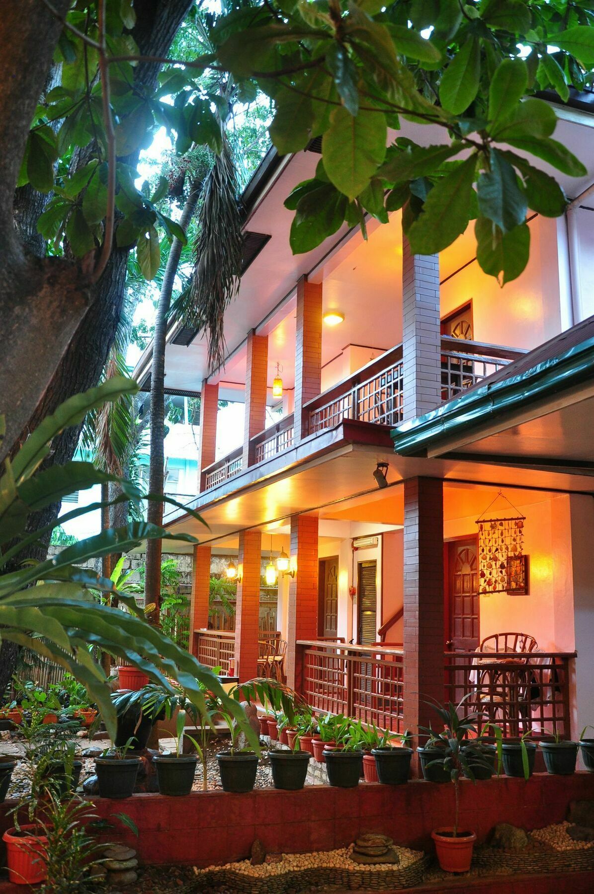 Lola Itang Pension House Tiniguiban Exteriör bild