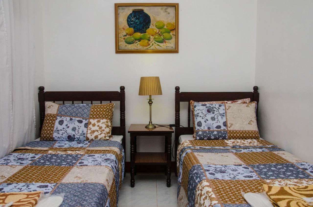 Lola Itang Pension House Tiniguiban Exteriör bild